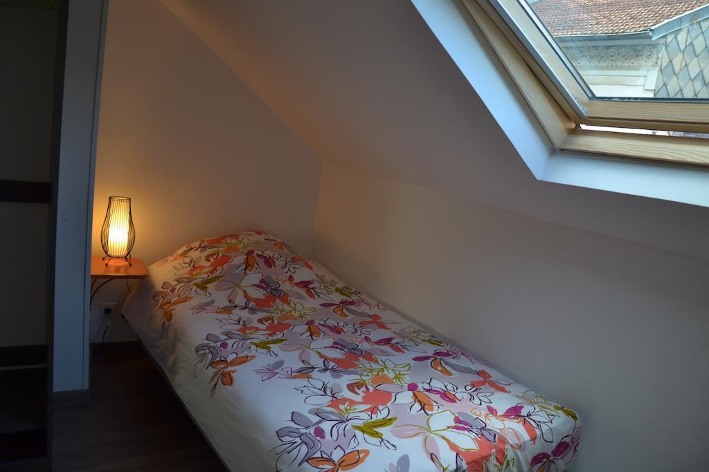 Mere Elvira Lourdes Room photo